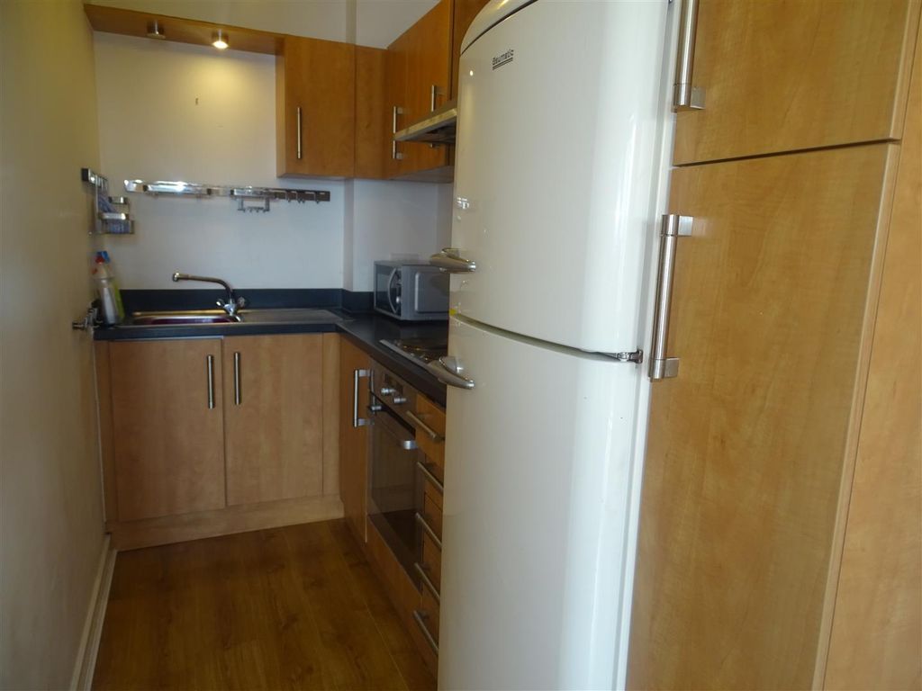 Property photo 3 of 7 Modern Kitchen With Integrated Appliances...