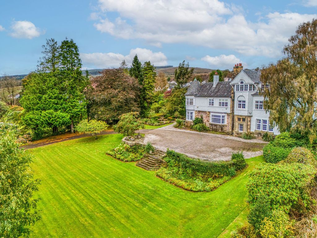 Property photo 2 of 68