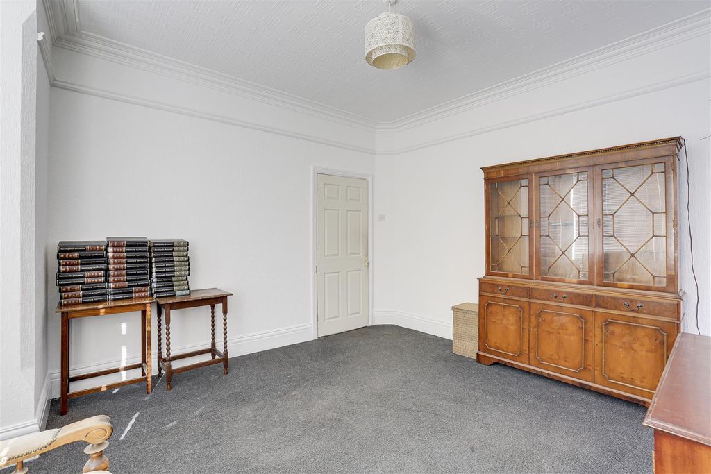 Property photo 3 of 17 6073.Jpg