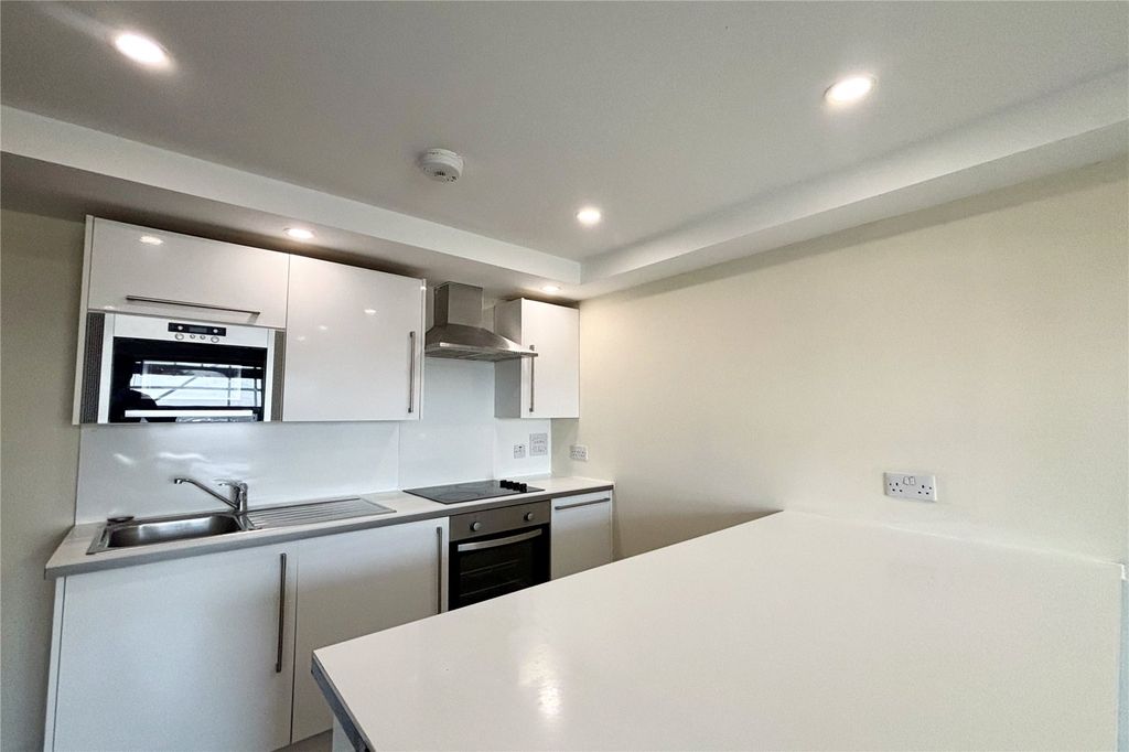 Property photo 2 of 16 Picture No. 02