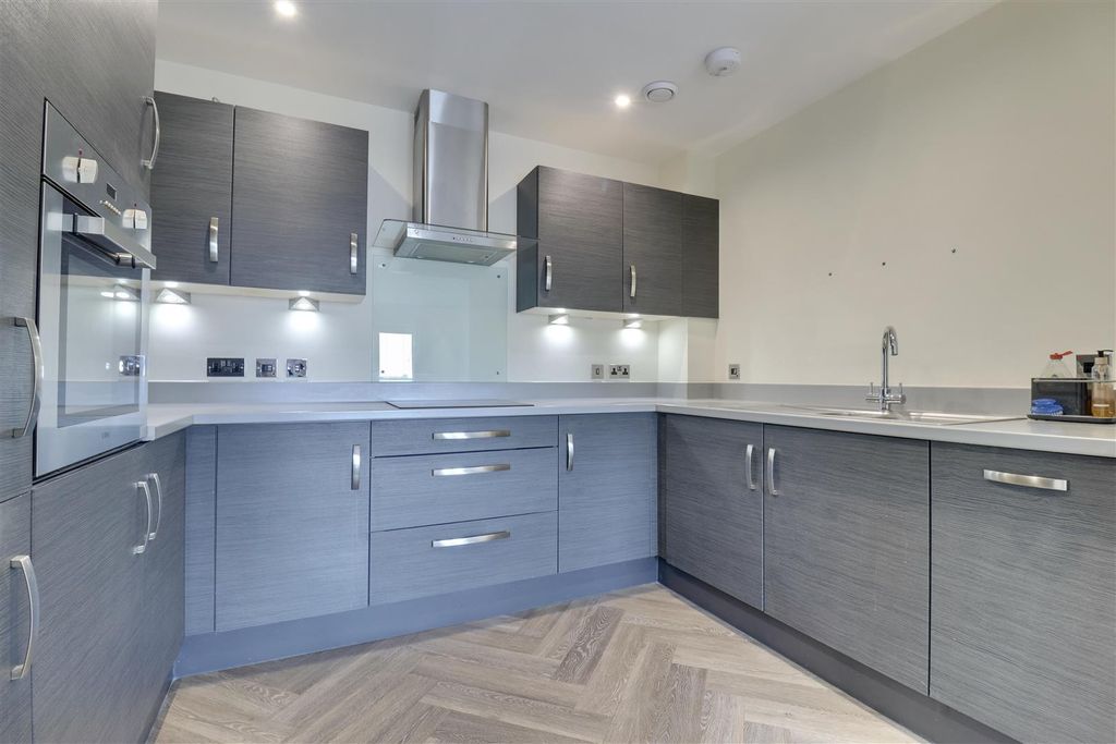 Property photo 2 of 10 88BA5Bab-198B-43Dd-Be41-0110B11D532D_1_201_A.Jpeg