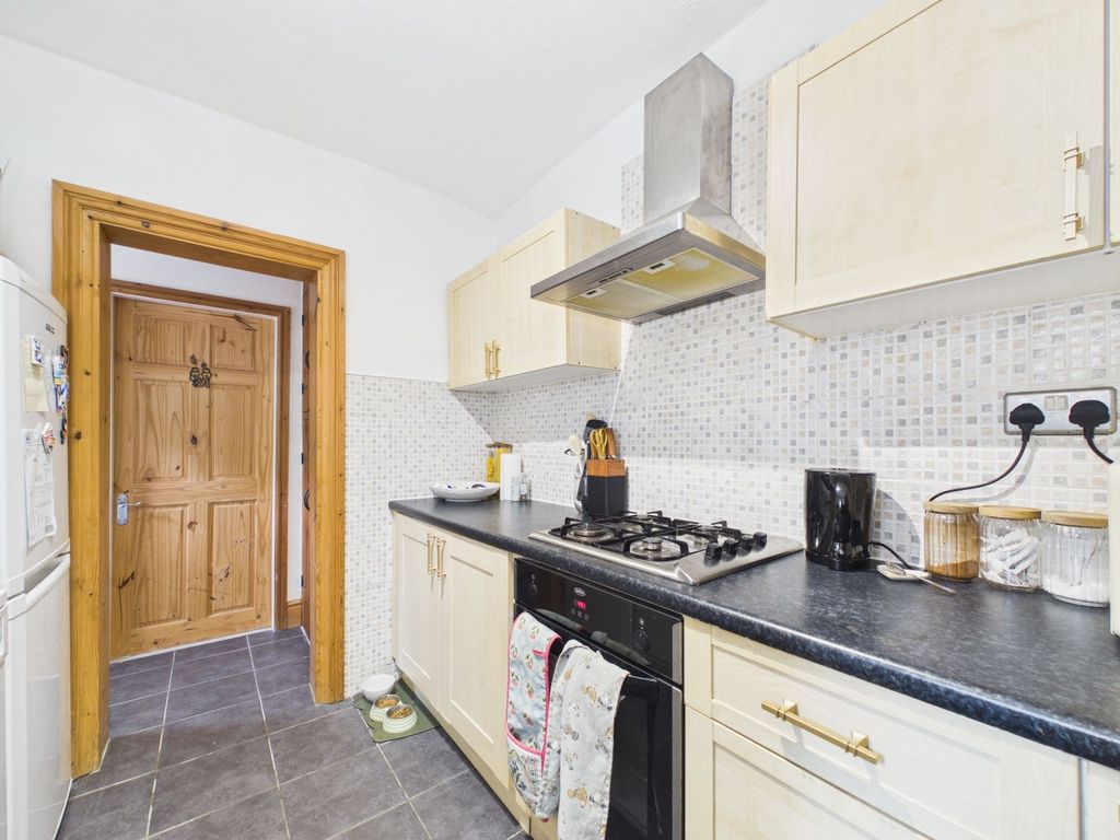 Property photo 3 of 16 Kitchen