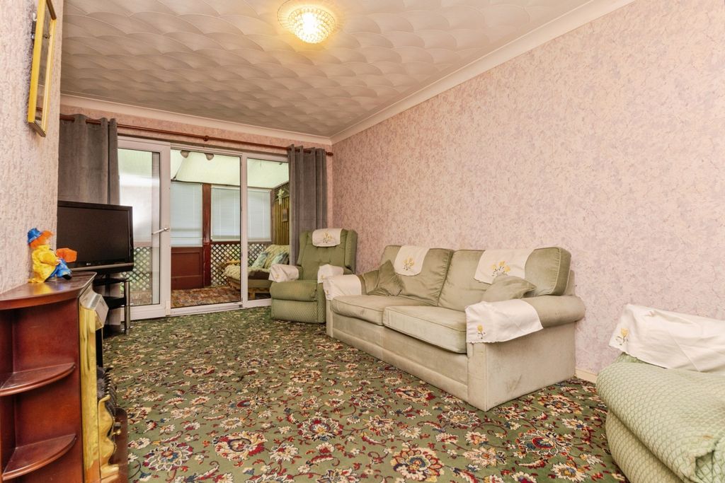 Property photo 2 of 12 Living Room