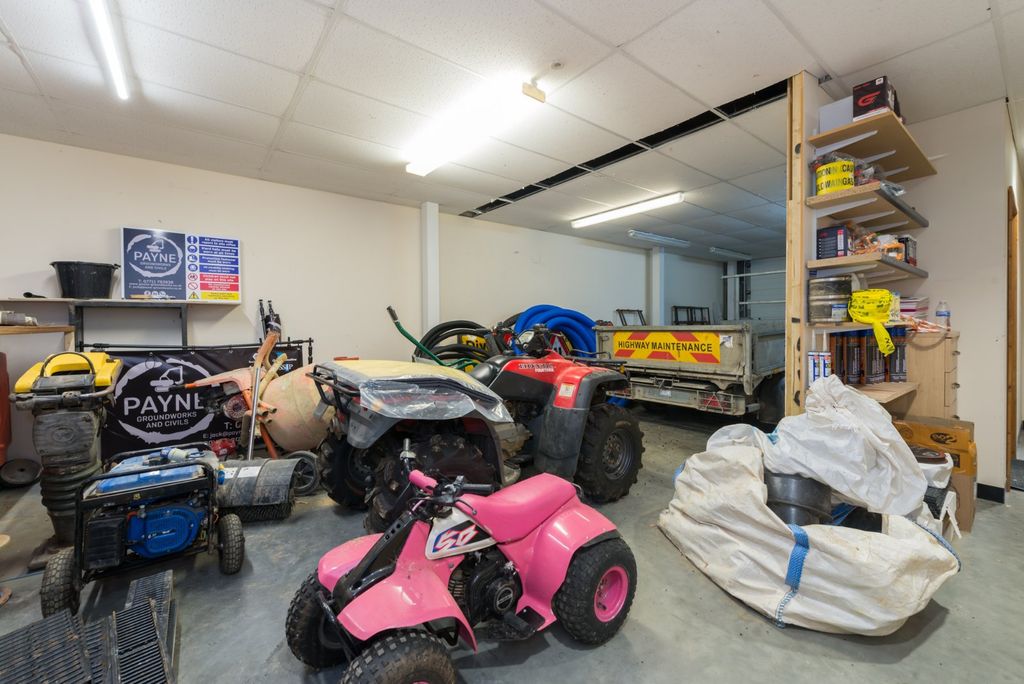 Property photo 3 of 15 Picture 3