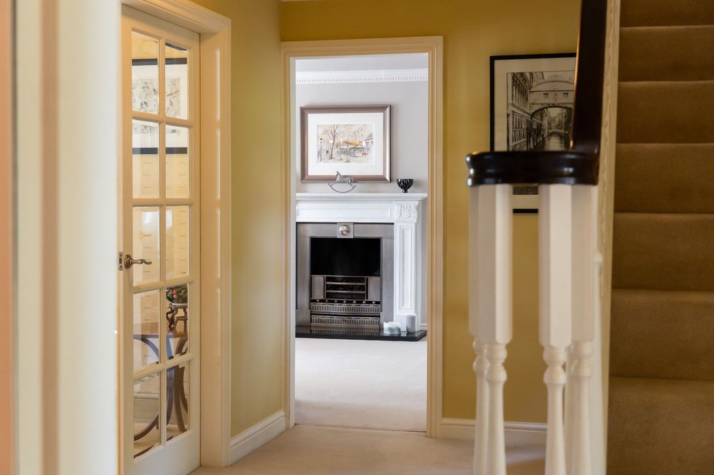 Property photo 2 of 48