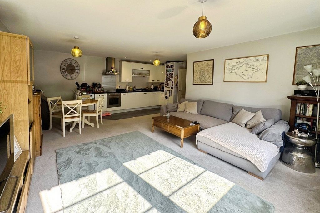 Property photo 3 of 12 Pbox-Img.Jpg