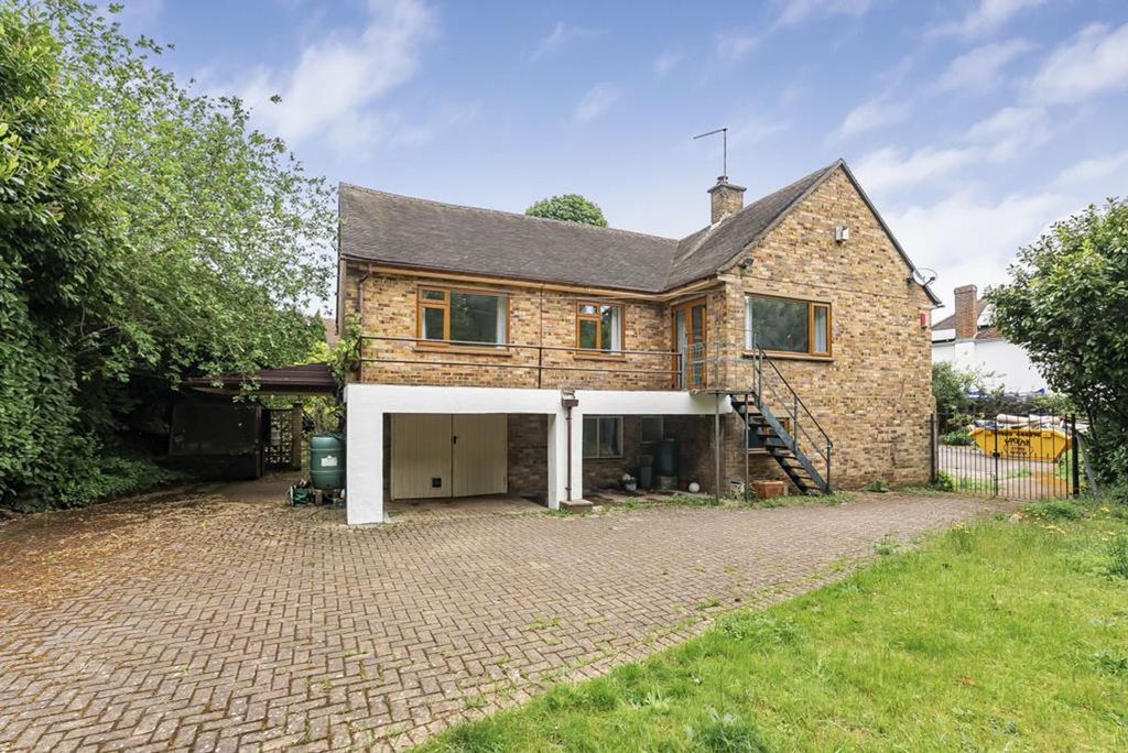 Property photo 2 of 41