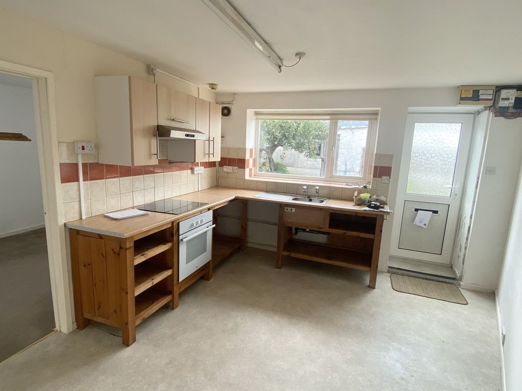 Property photo 2 of 11 Not Specified