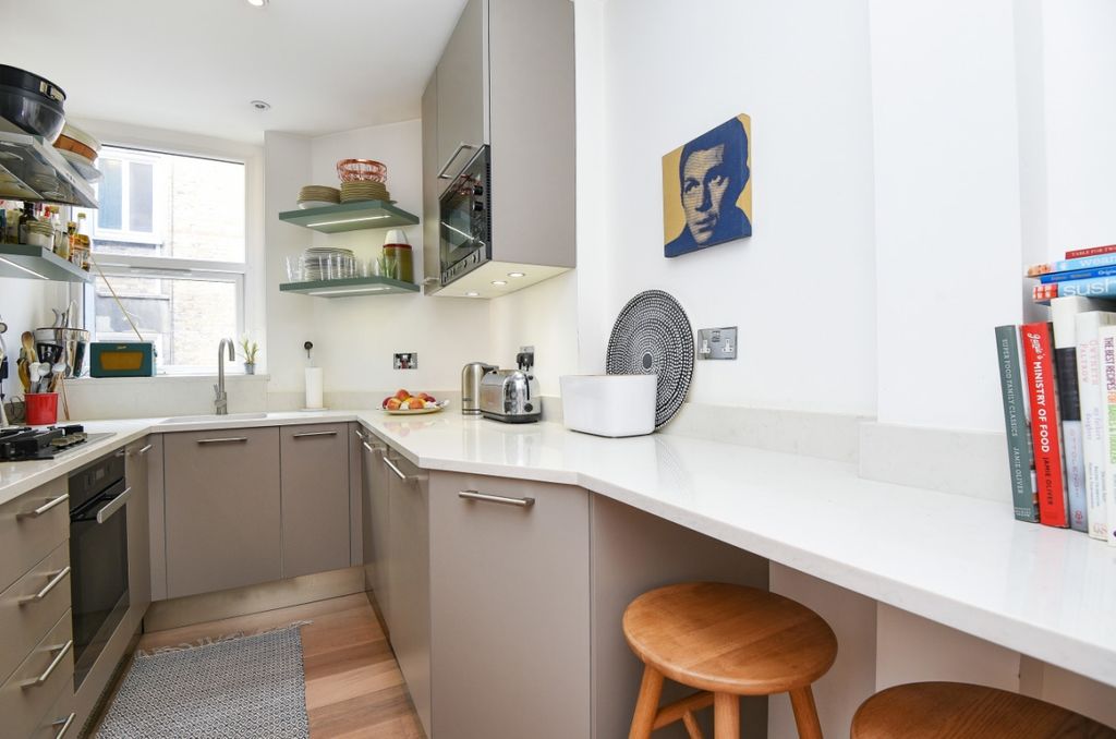 Property photo 3 of 9 Kitchen