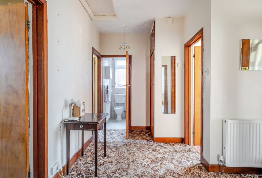 Property photo 3 of 23 1359399-8-68Da44F...