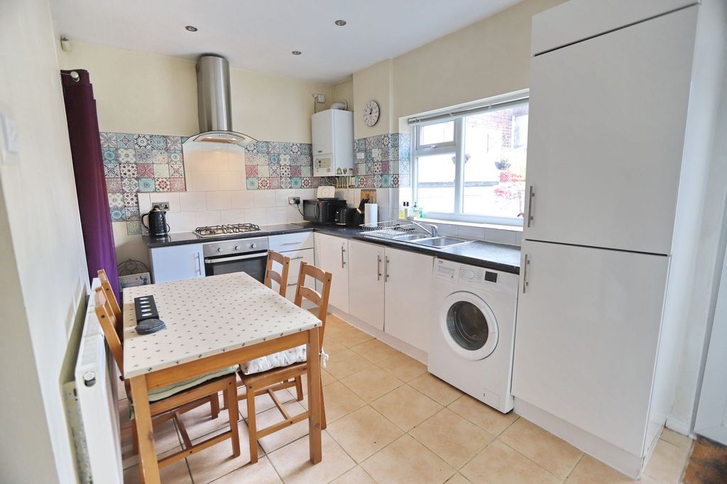 Property photo 2 of 16