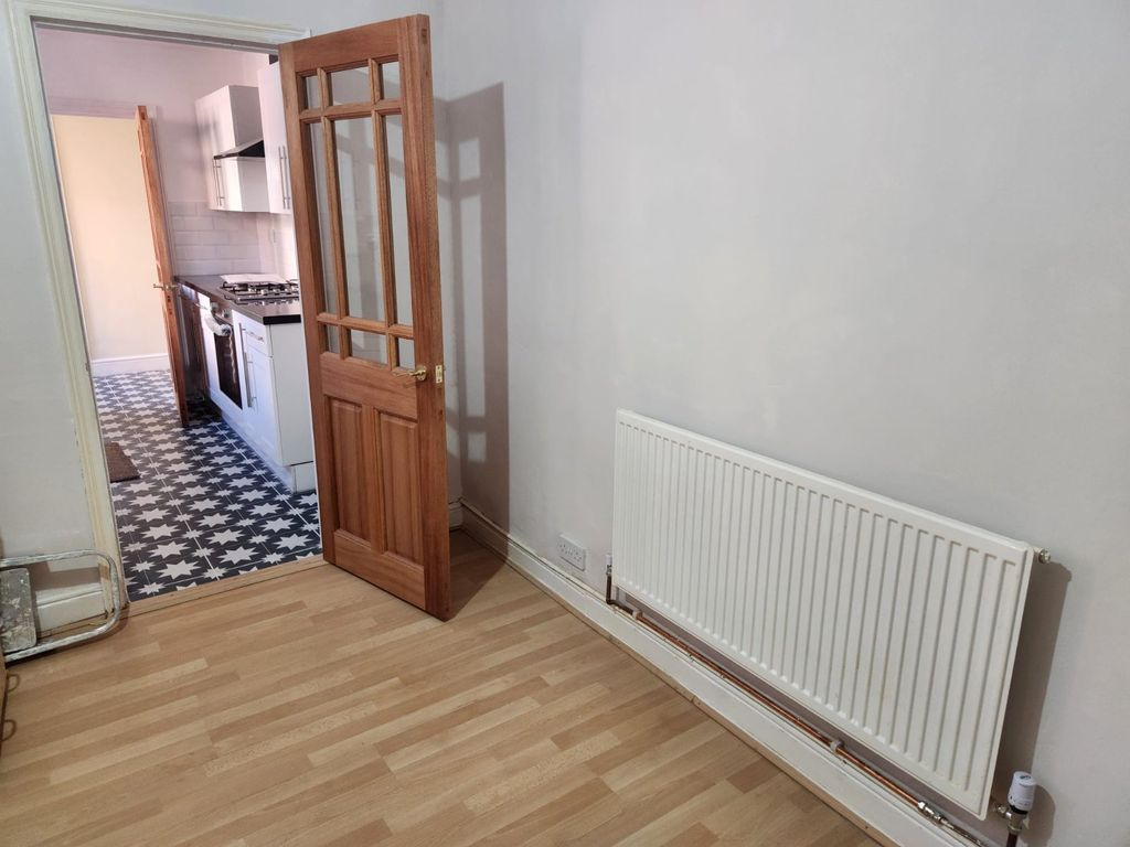 Property photo 2 of 16 Picture No. 04