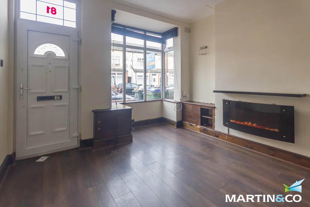 House in Sandwell, Londonderry, West Midlands - More