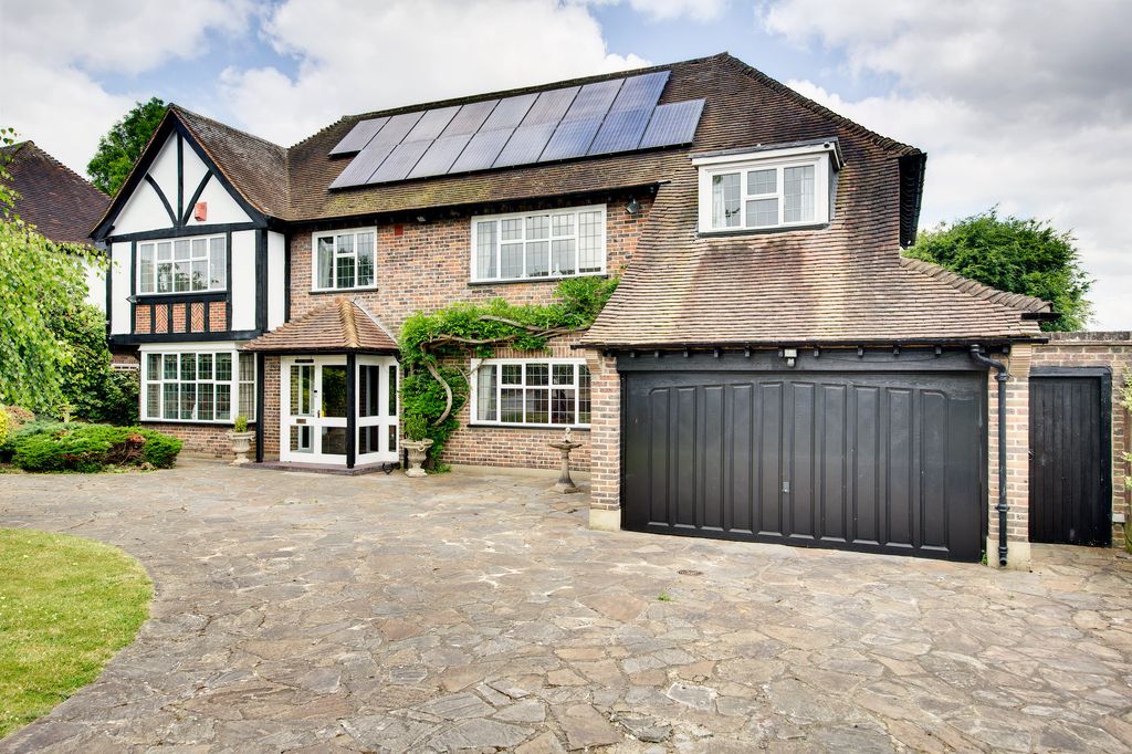 Property photo 1 of 31