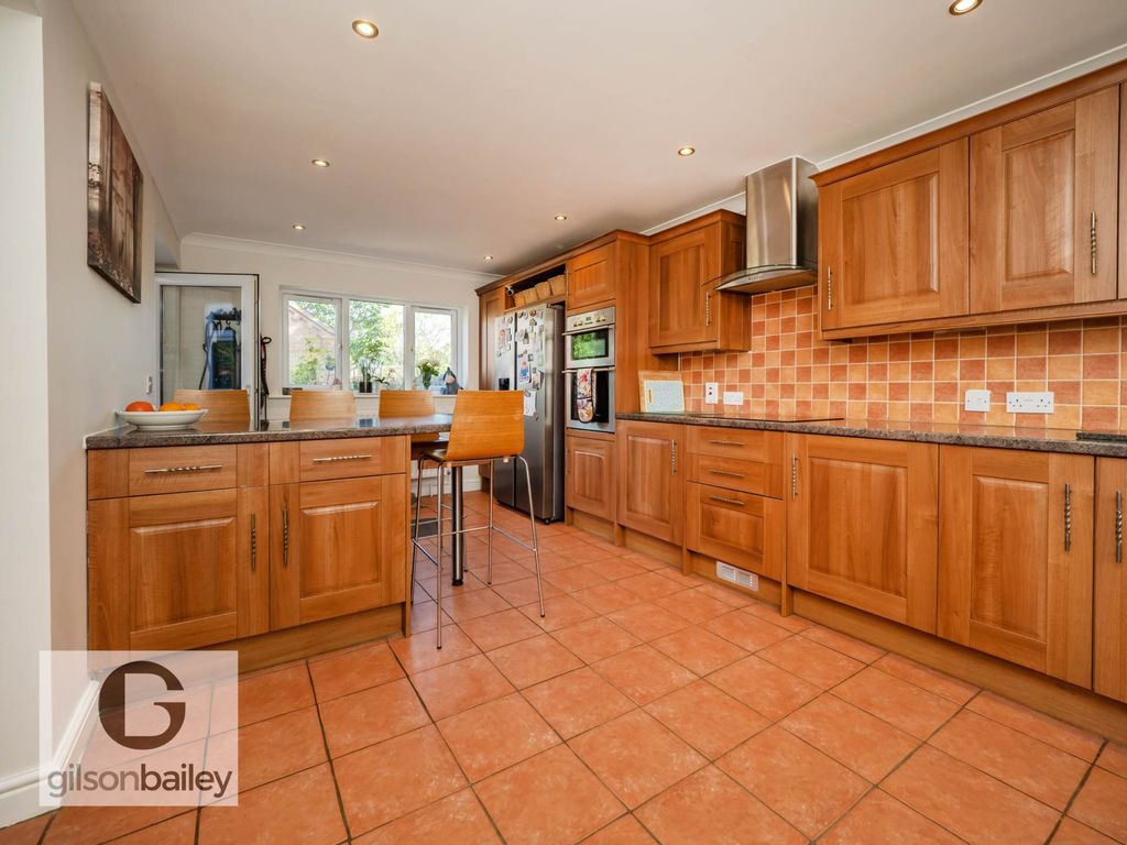 Property photo 3 of 34