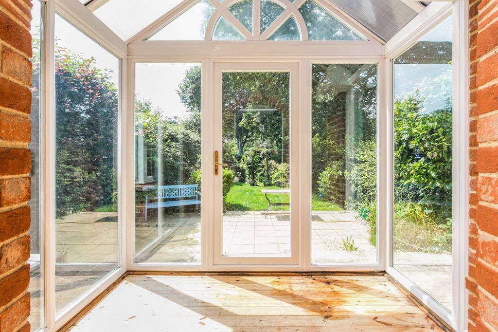 Property photo 3 of 14 Conservatory
