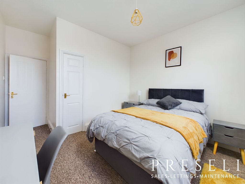 Property photo 2 of 10 Photo 8