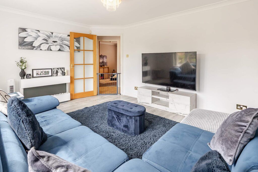 Property photo 3 of 28