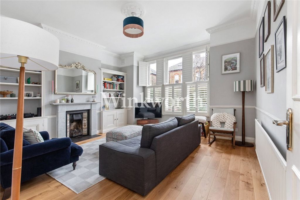 Property photo 2 of 18 Picture No. 14