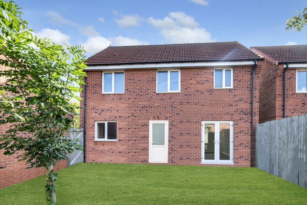 Property photo 3 of 16 Estate Agent Ewemove Scunthorpe - Rear Aspect Edit