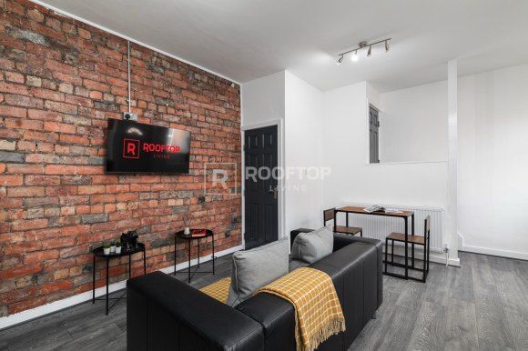 Property photo 2 of 17 9602196.Jpg