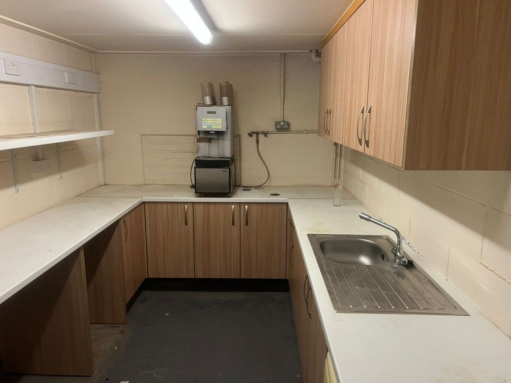 Property photo 2 of 36 Gallery