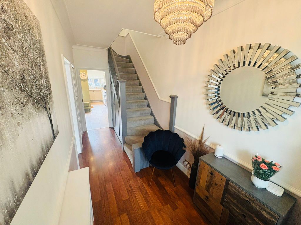 Property photo 2 of 27 43Cb951A-8E67-4766-B231-7D4CD0852E75