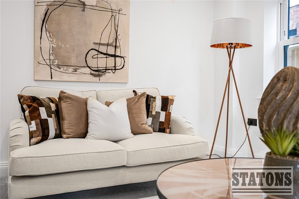 Property photo 3 of 45 Picture No. 28