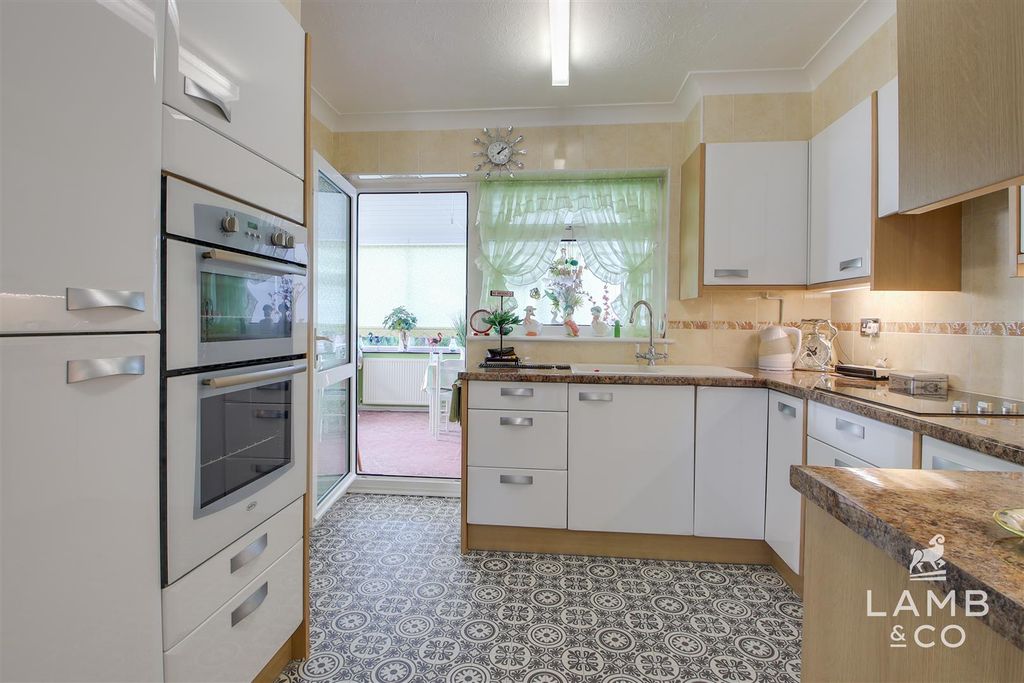 Property photo 3 of 15