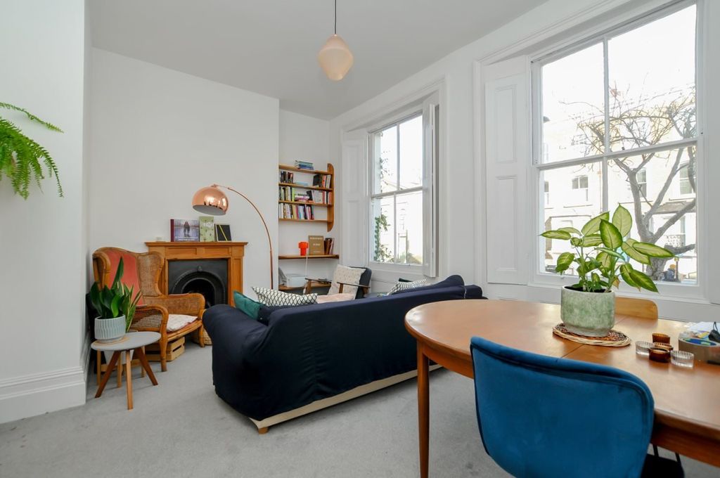 Property photo 1 of 5