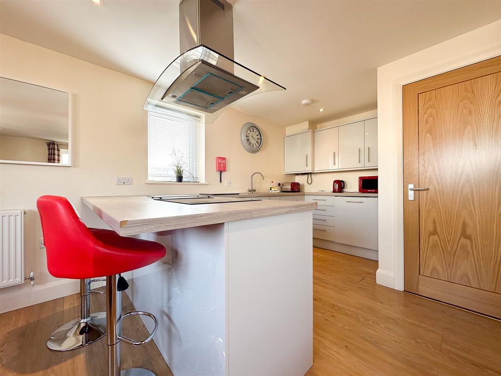 Property photo 2 of 5 Kitchen