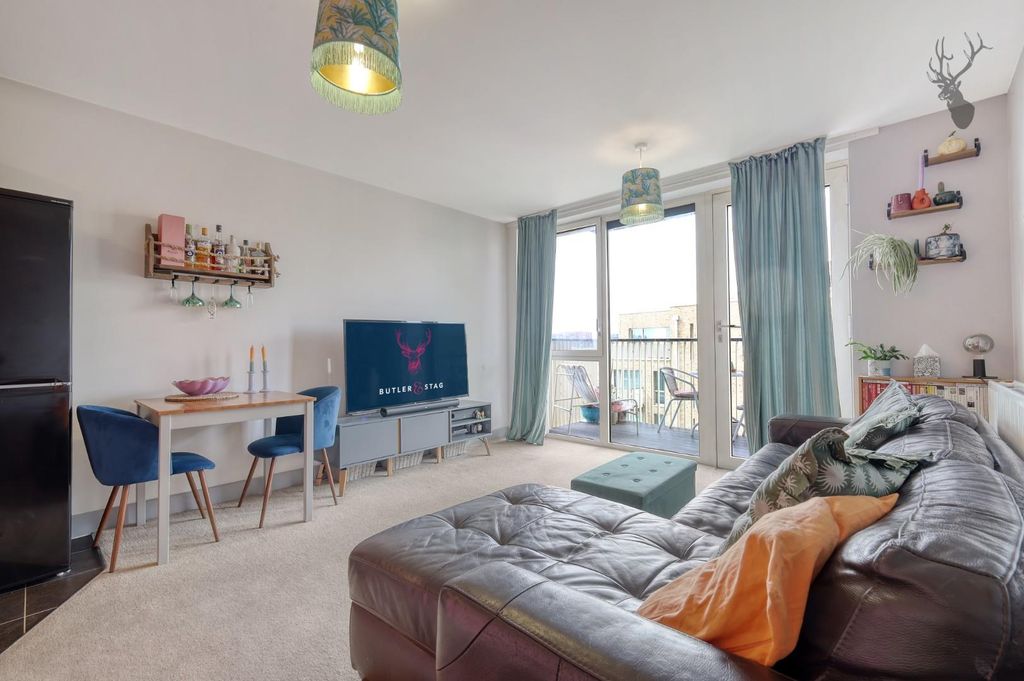 Property photo 3 of 15