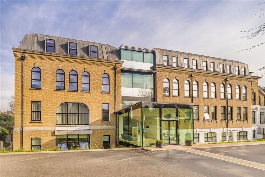 Property photo 1 of 8