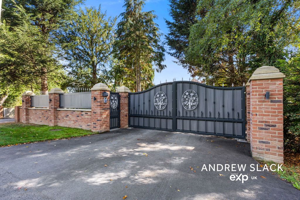 Property photo 2 of 48