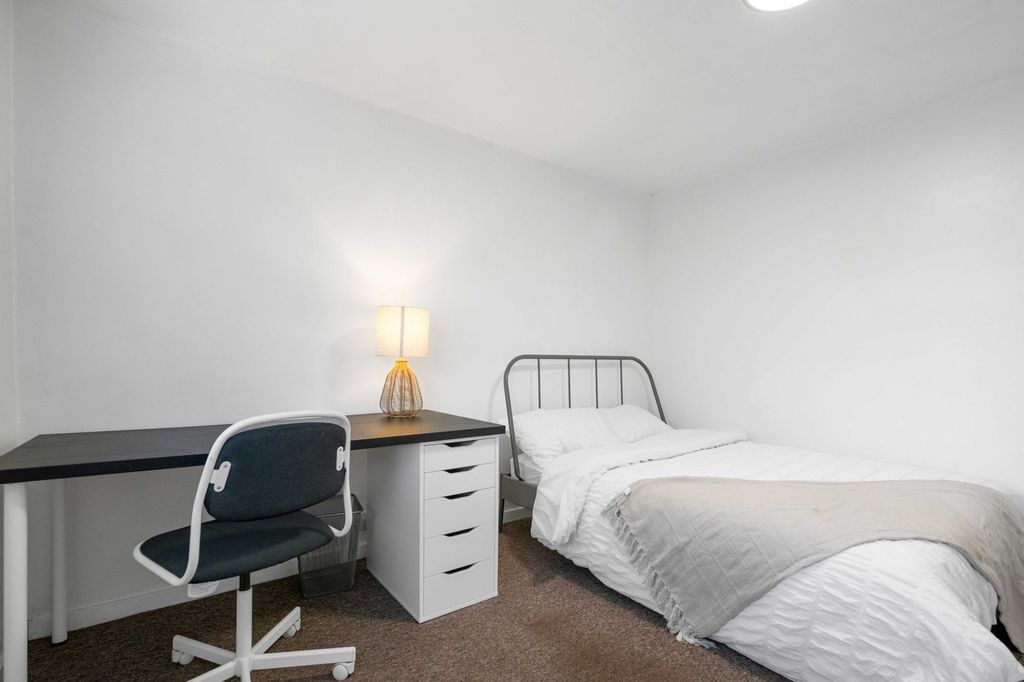 Property photo 1 of 50