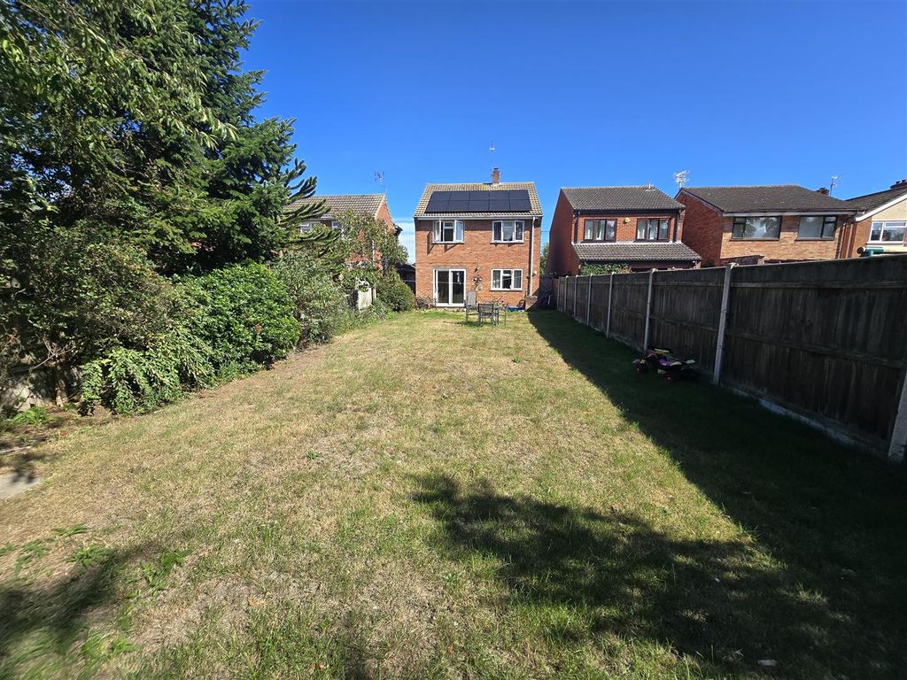 Property photo 1 of 11 Garden