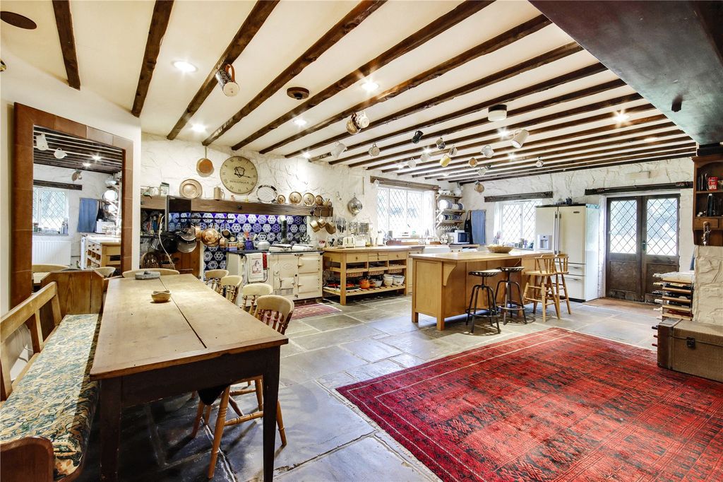 Property photo 3 of 18 Kitchen/Breakfast Rm