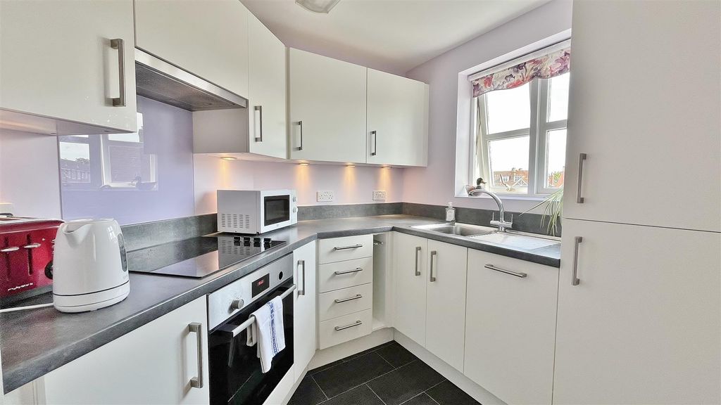 Property photo 3 of 16 Kitchen
