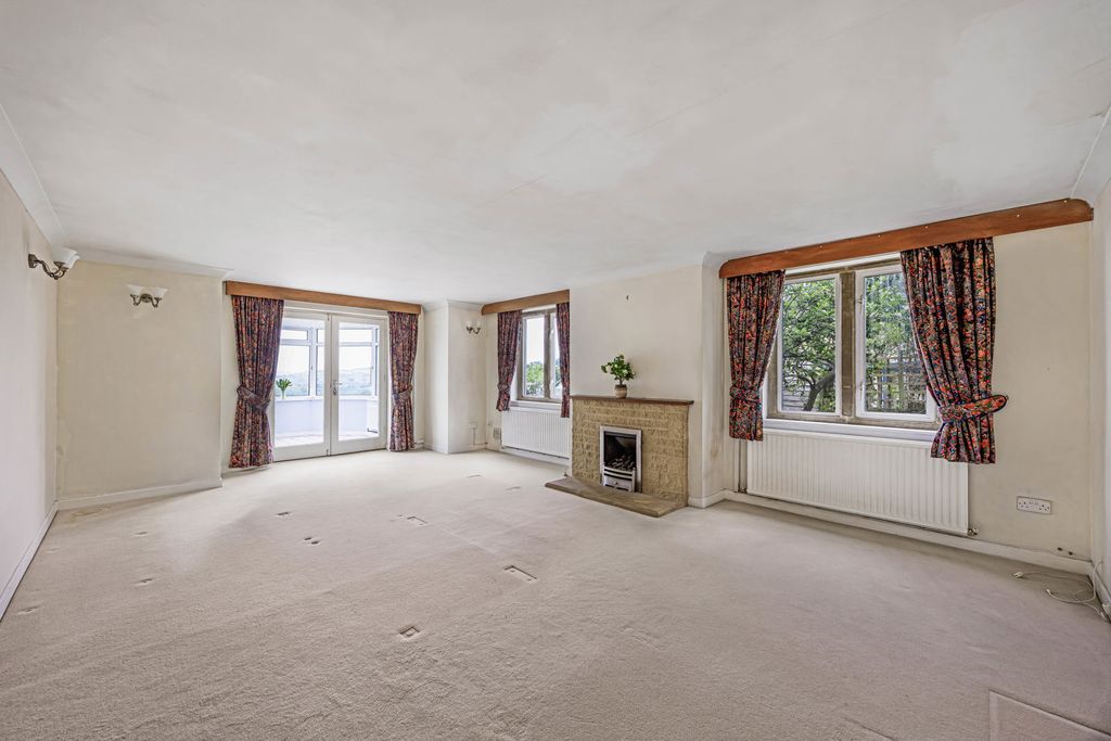 Property photo 2 of 29 Sitting Room