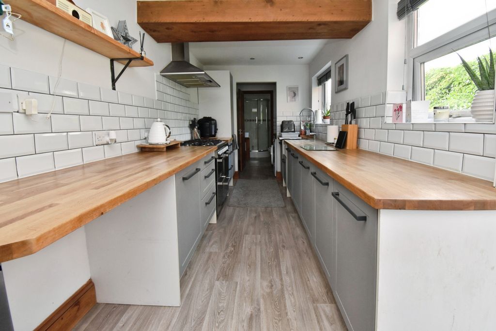 Property photo 3 of 13 Kitchen Breakfast Room