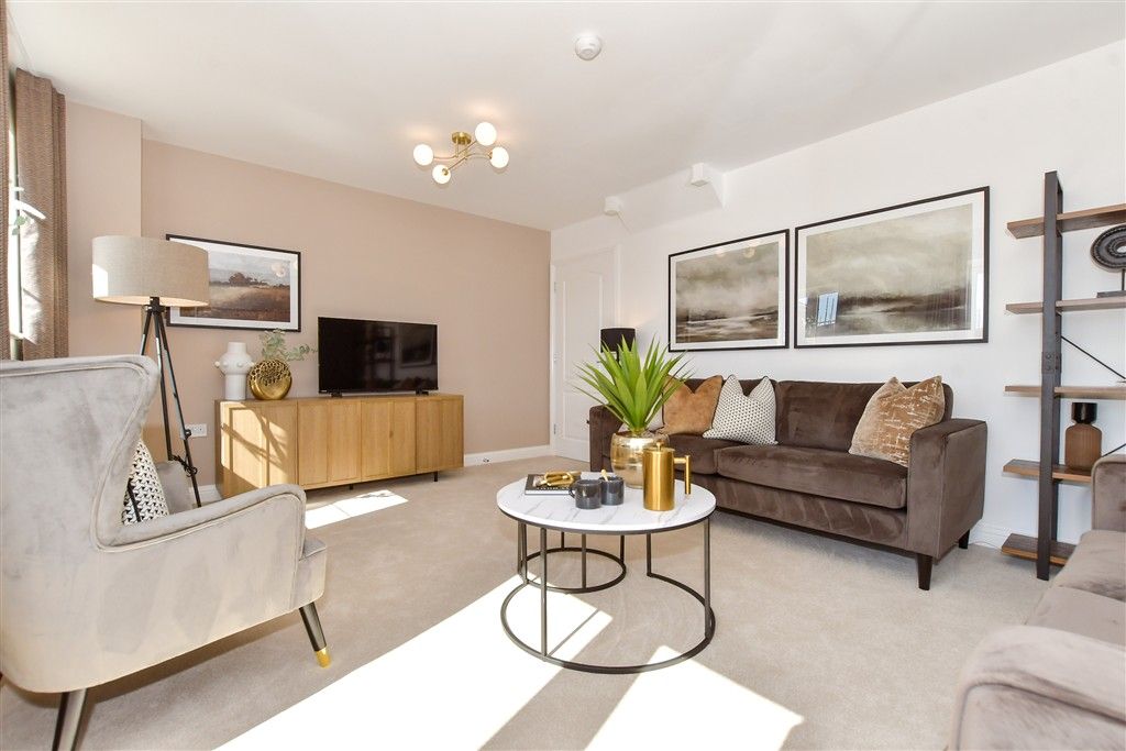 Property photo 3 of 13 Lounge