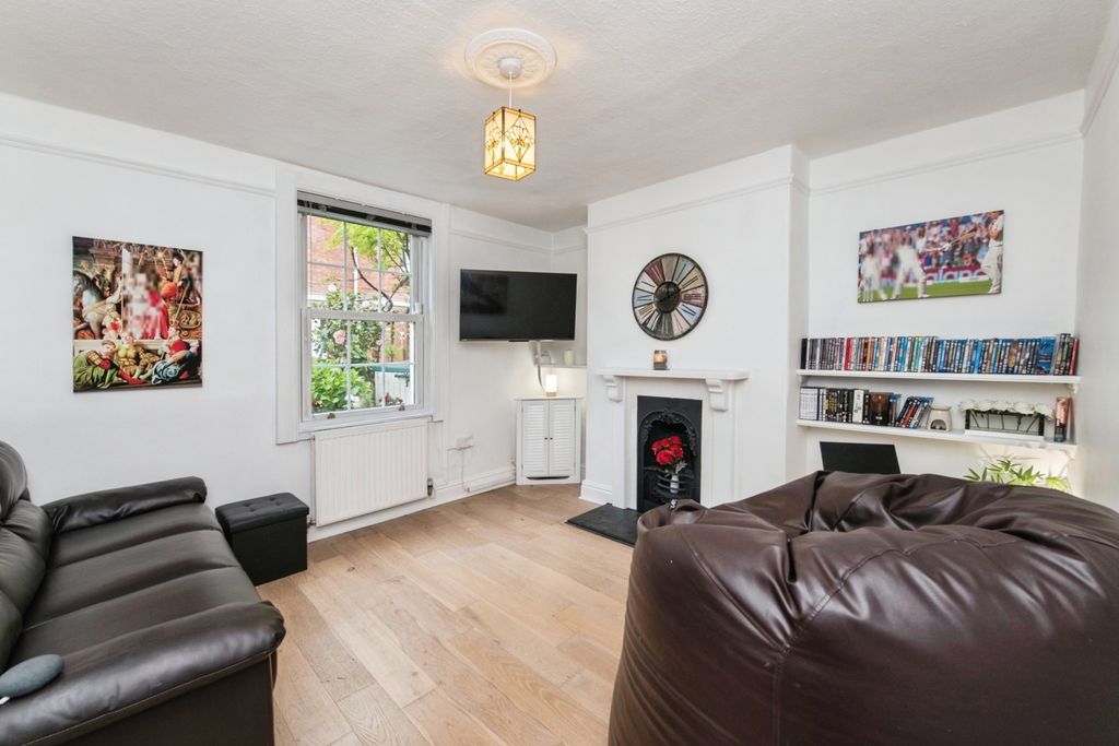 Property photo 2 of 10 Pbox-Img.Jpg