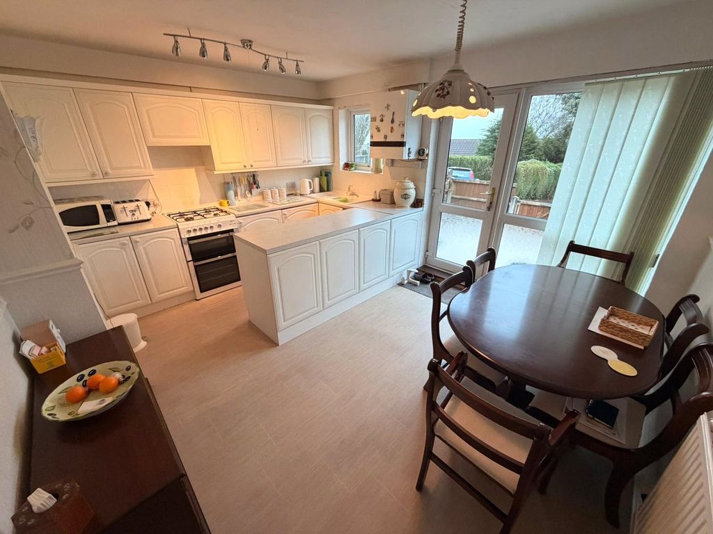 Property photo 3 of 15 Picture No. 10