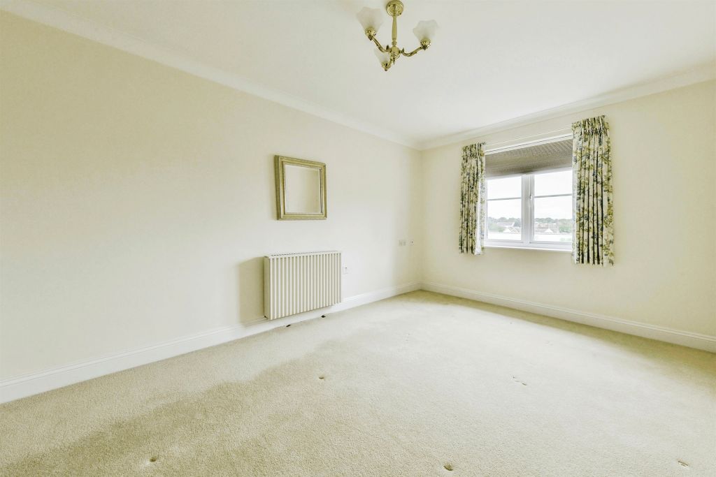 Additional image 8 of 4 bed flat for saleQueen Street, Hitchin SG4