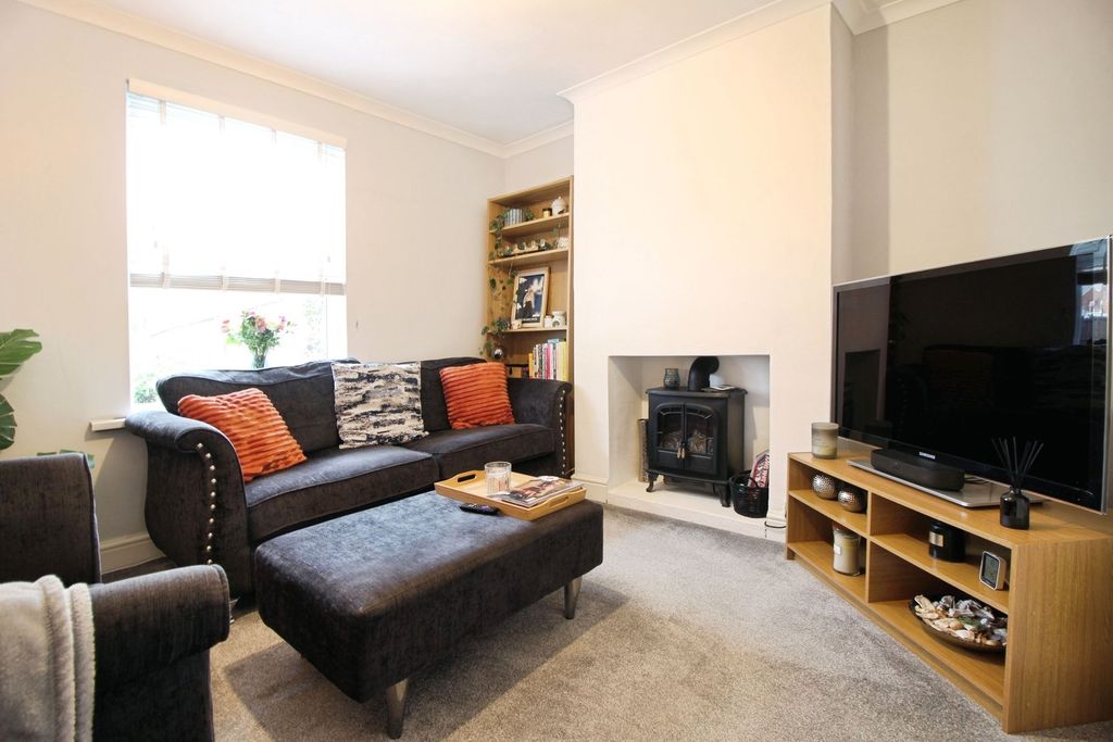 Property photo 2 of 12