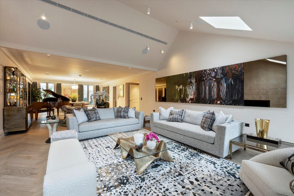 Property photo 3 of 31 Image