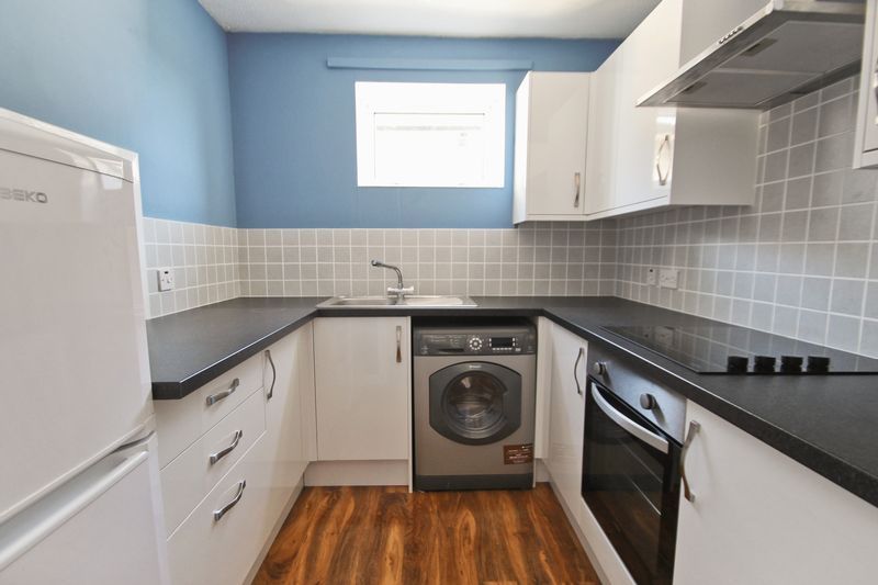 Property photo 2 of 9 Photo 11