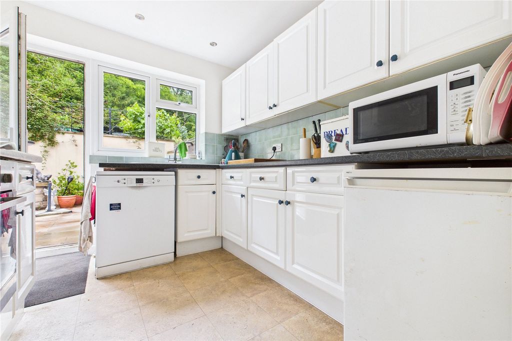 Property photo 3 of 17 Kitchen