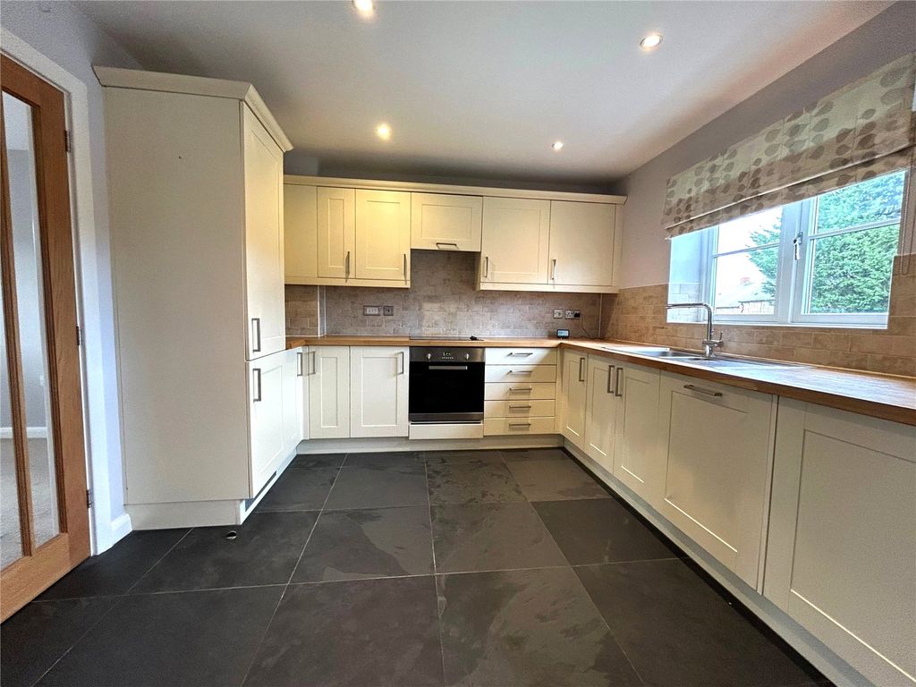 Property photo 2 of 18 Picture No. 42