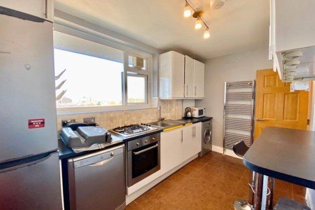 Property photo 3 of 6 Gallery